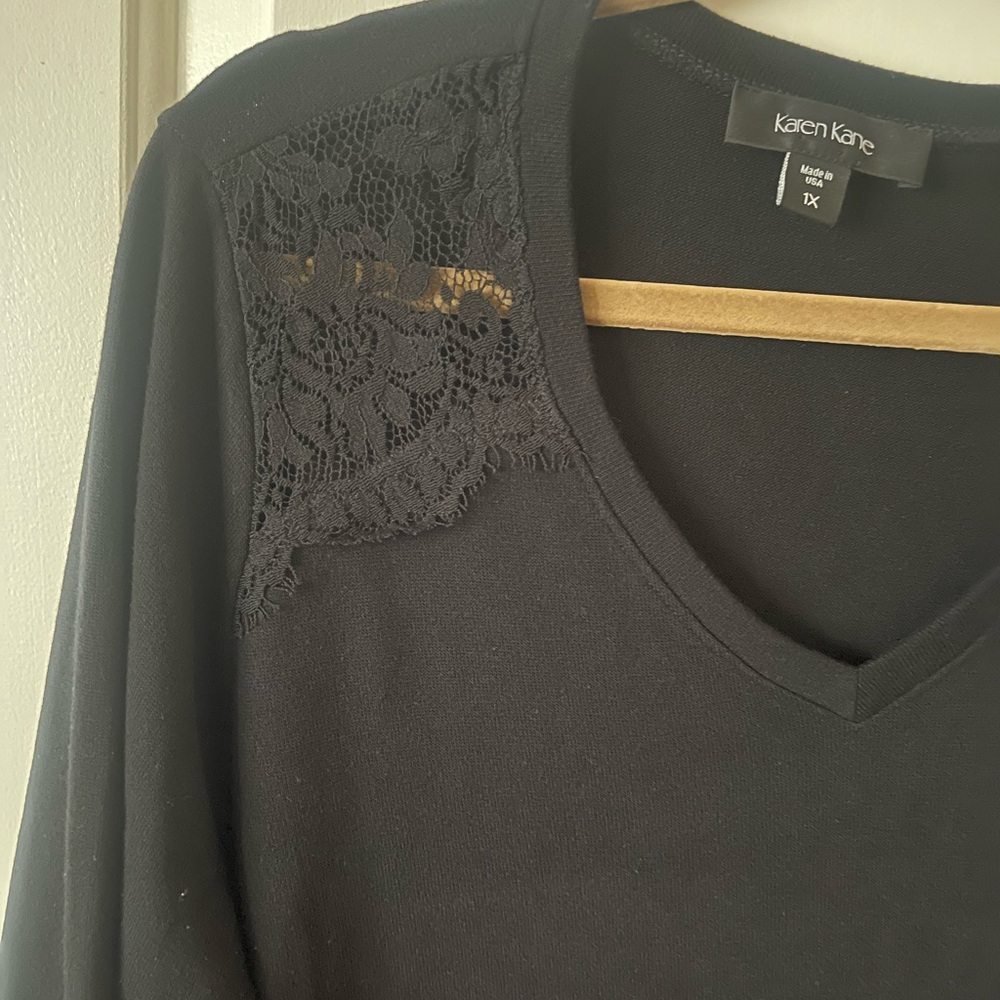 Karen Kane Top with lace 1X